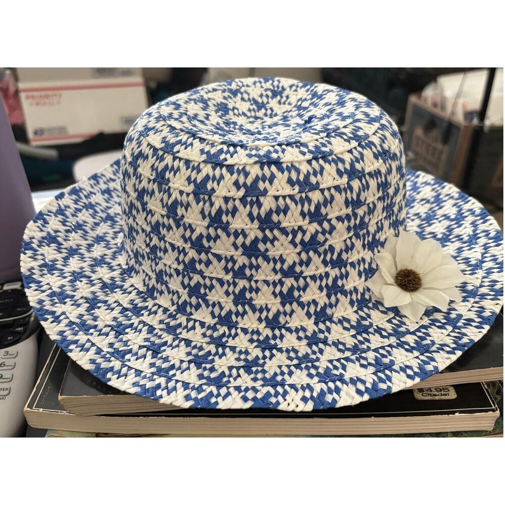 Juncture Super Cute Girls Sunhat w/ Daisy